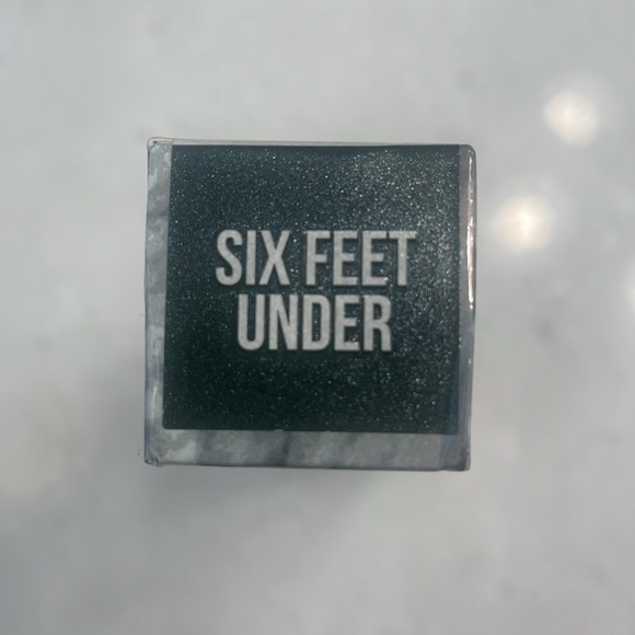 Jeffree Star Six Feet Under The Gloss - Picture 3 of 9